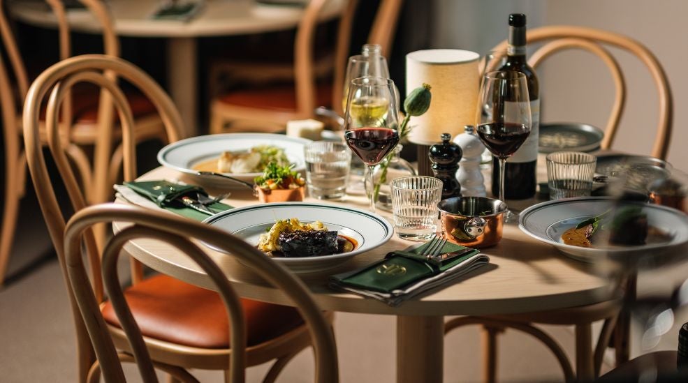 Høstinspirert middag, hotell og frokost