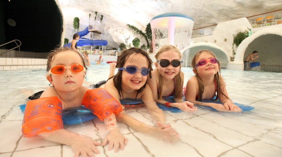 Velkommen til bademoro i Grottebadet!