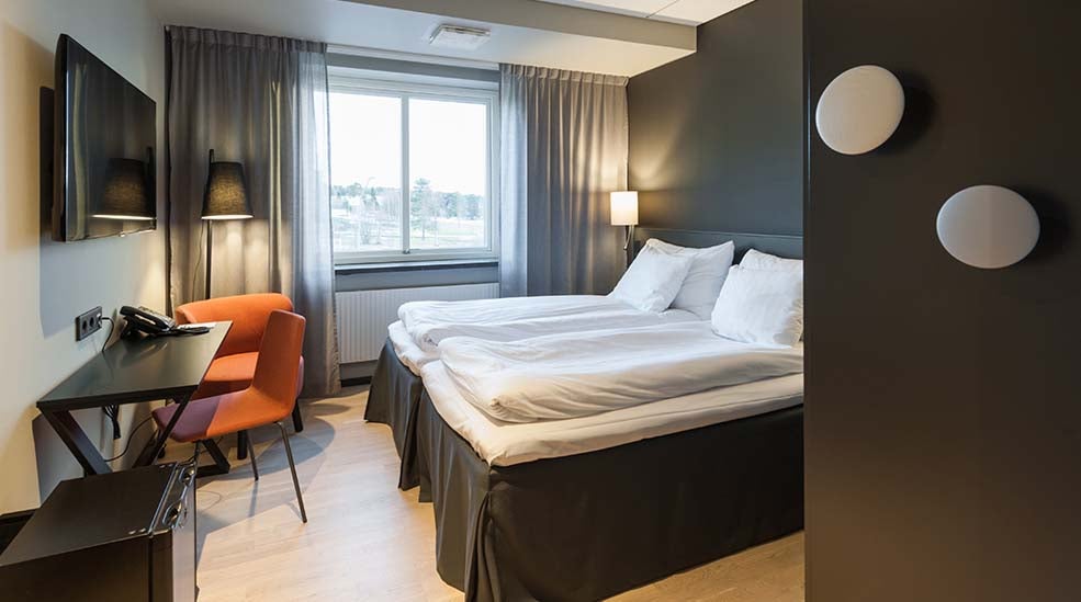 Standard dobbeltrom i annekset, sett fra døren på Quality Hotel Frösö Park
