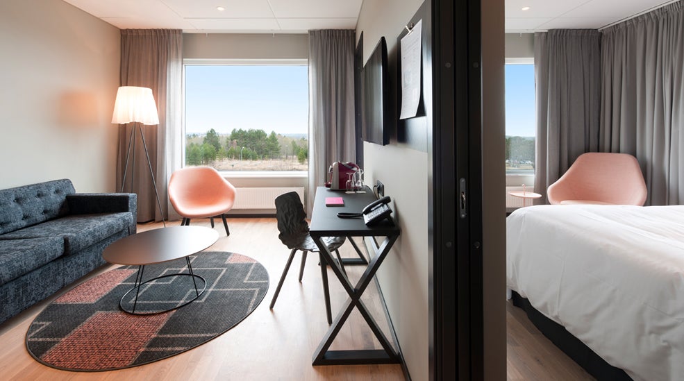 Stue og soverom på sutien til Quality Hotel Frösö Park