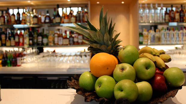 Frukt til herlige drinker i Bar X